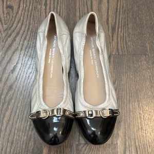 AGL cap-toe silver ballet flat 39